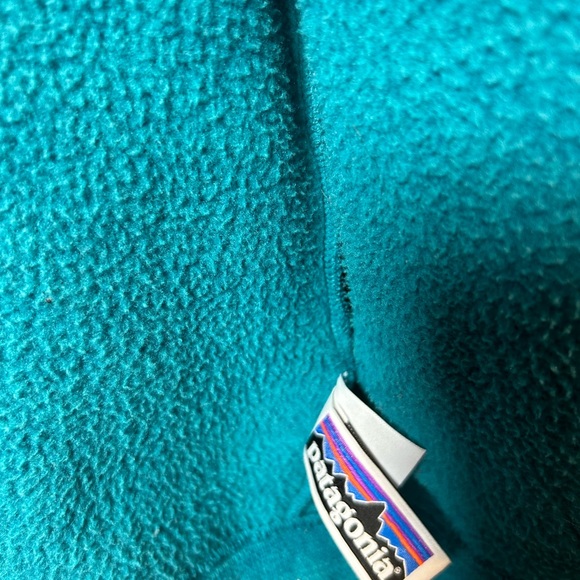 Patagonia Hooded Fleece Zip-up - Picture 9 of 15